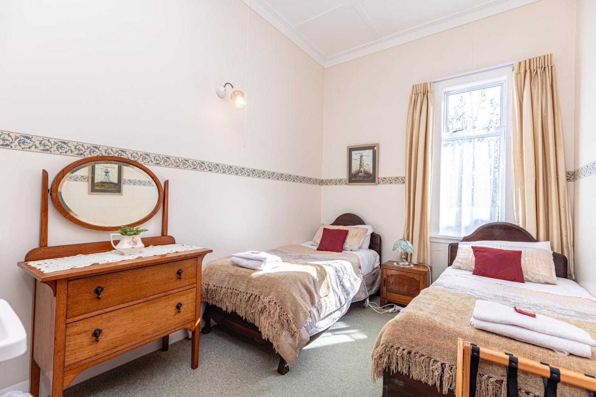 Braemar House B&B And Yha Hostel Whanganui Exterior photo
